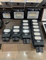1500W Lampadaire solaire LED a 2 modes d'éclairage – Image 3
